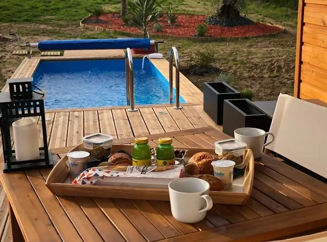 And Bulles بيت خشبي *